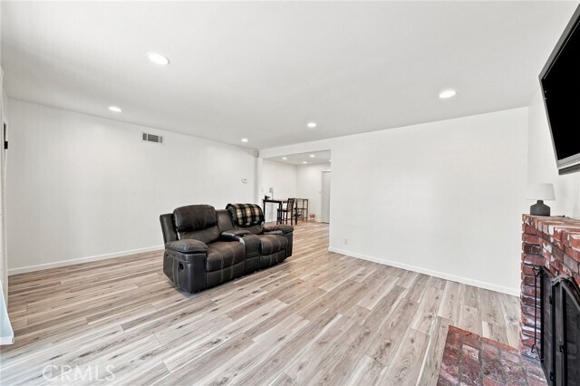 Building Photo - 17611 Leslie Ave