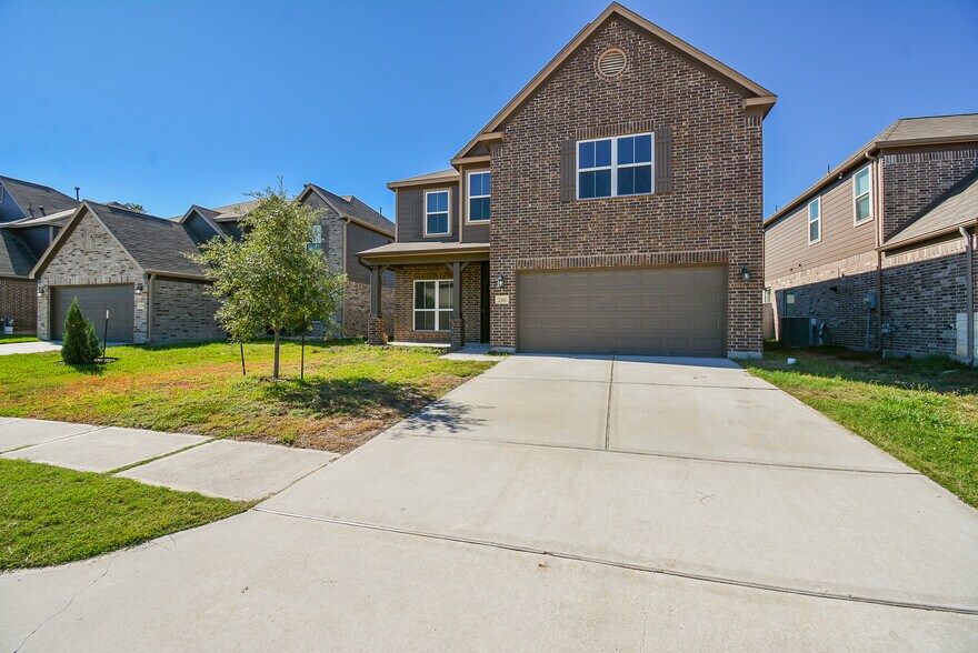 Primary Photo - 2380 Elm Crossing Trail