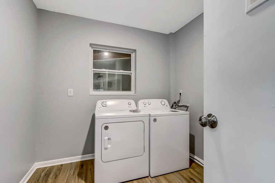 Building Photo - 7129 Beth Ann Ter