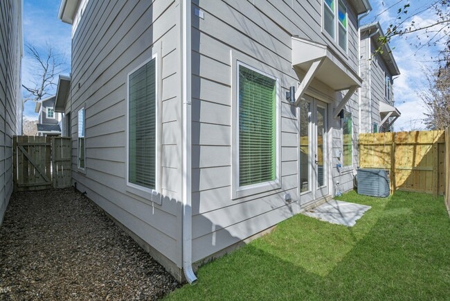 Building Photo - 778 W Tidwell Rd