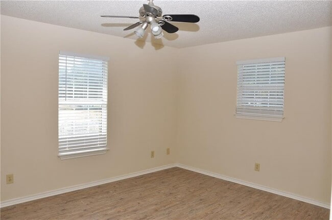 Building Photo - 6321 Crumley Ln