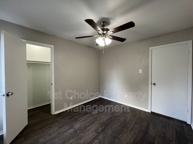 Building Photo - 709 Fair Meadows Dr