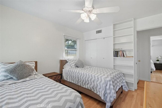 Building Photo - 5210 Ventura Canyon Ave