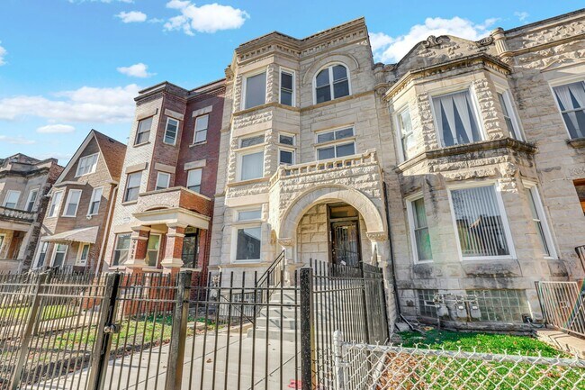 Building Photo - 6426 S Ingleside Ave