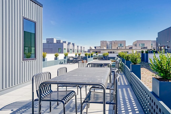 Building Photo - 1301 Bainbridge St