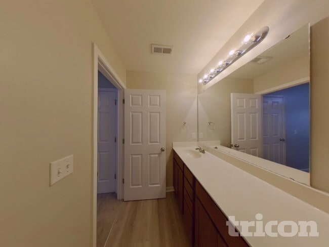 Building Photo - 258 Drooping Leaf Ln