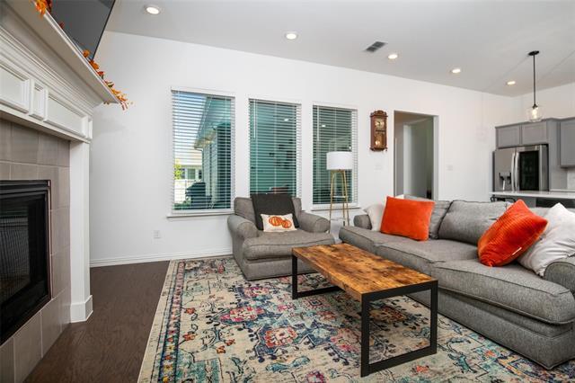 Building Photo - 2408 Elm Pl