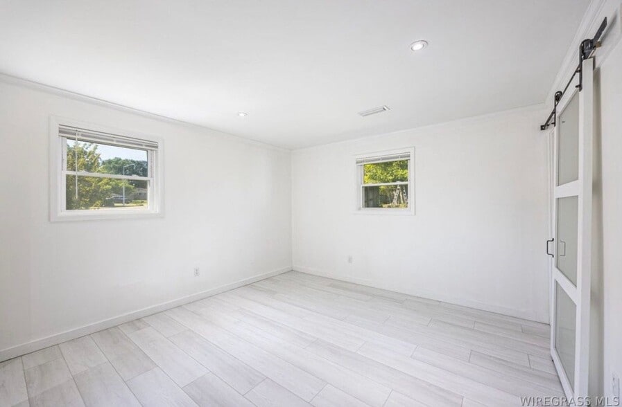Building Photo - 209 Briarhill Rd