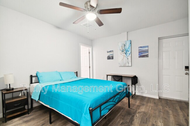 Building Photo - 1051 Dogwood Dr