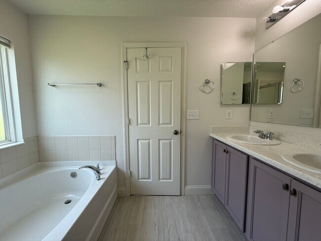 Building Photo - Grande Champion Community! BEAUTIFUL 3 Bed...
