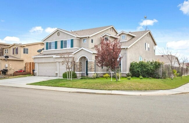 Building Photo - Elegant 5-Bedroom, 3.5-Bathroom Home – Mov...