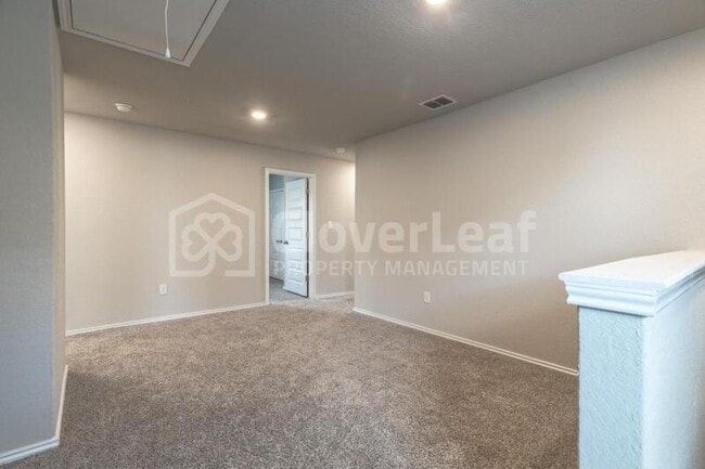 Building Photo - 2433 Ayers Dr