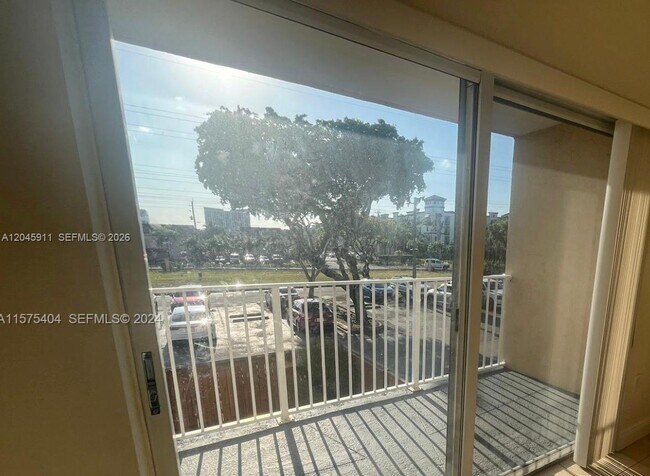 Building Photo - 5112 NW 79th Ave