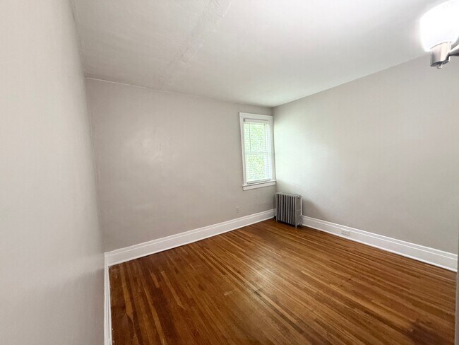 Building Photo - 328 Olmstead Ave