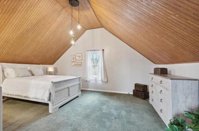 Building Photo - 1809 Rivard Rd