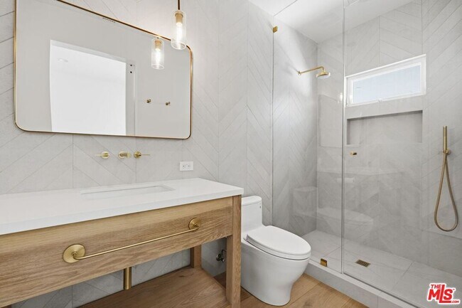 Building Photo - 16802 Cll De Sarah