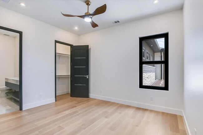 Building Photo - 1806 Lauren Dr