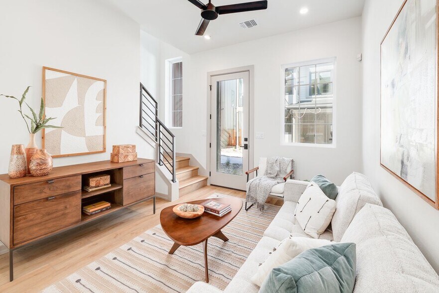 Building Photo - 1732 Bunche Rd