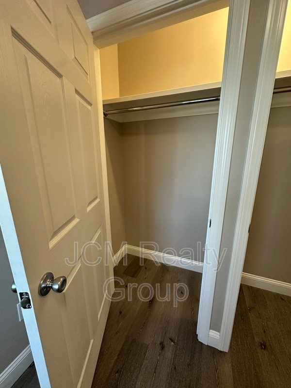 Building Photo - 191 N Common St