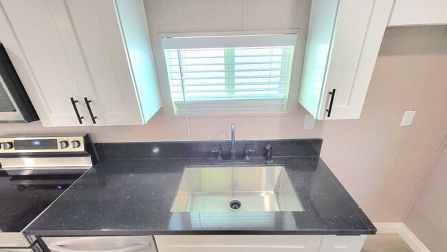 Building Photo - 1611 E Gamebird Rd