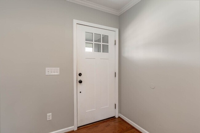 Building Photo - Fall '24 - Close to campus - 3 bed/2 bath ...