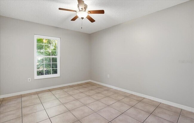 Building Photo - 6808 Friendship Dr