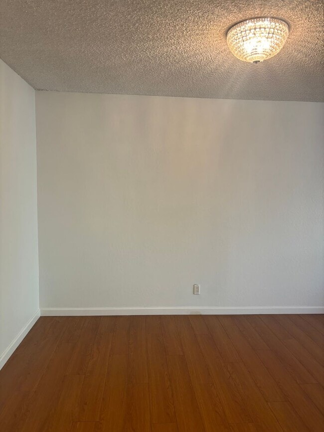 Building Photo - Spacious Upgraded Condo in The Keys – Walnut Creek