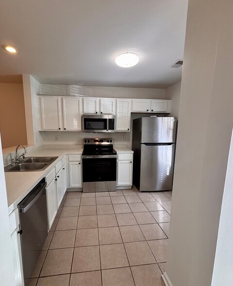 Building Photo - 1116 Island Club Dr