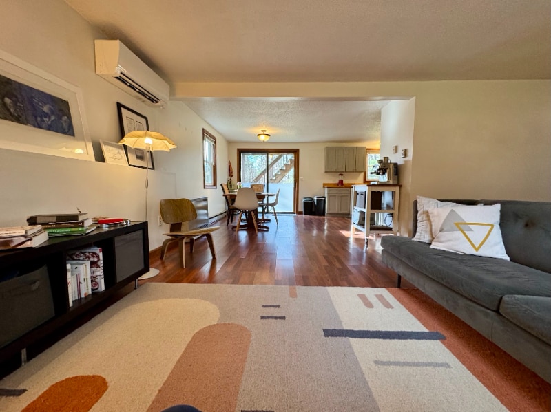 Building Photo - 27 N Hillside Rd