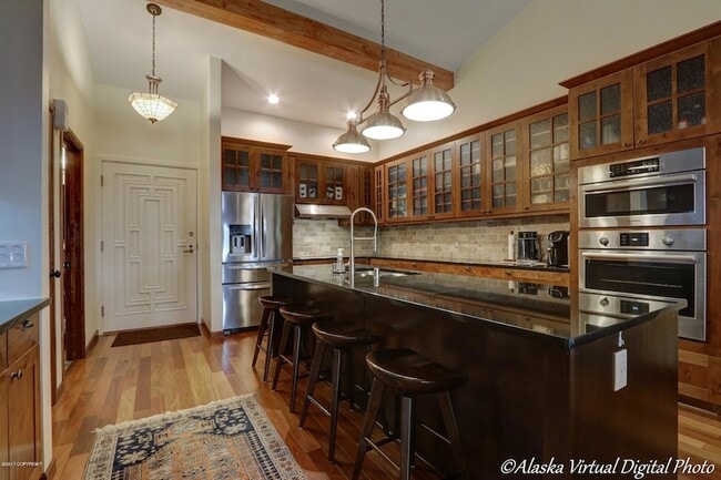 Primary Photo - 333 M St