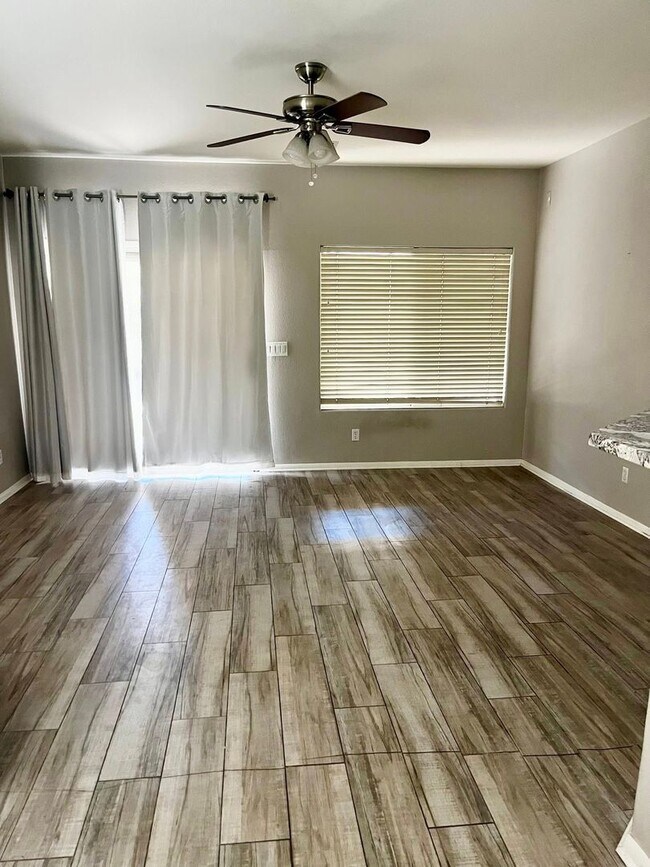Building Photo - Remodeled Gilbert home