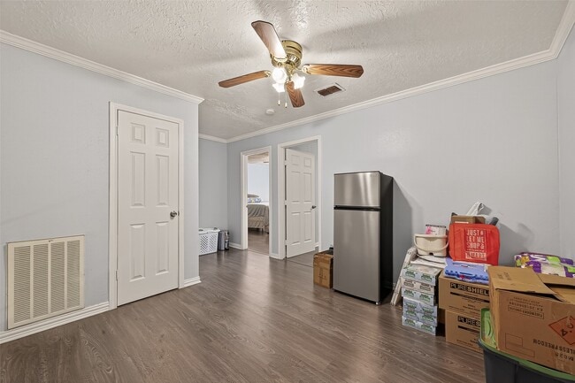 Building Photo - 13175 Clarewood Dr