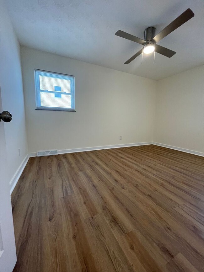 Building Photo - Charming Remodeled 3BR Home with Modern Finishes and Spacious Fenced in Yard
