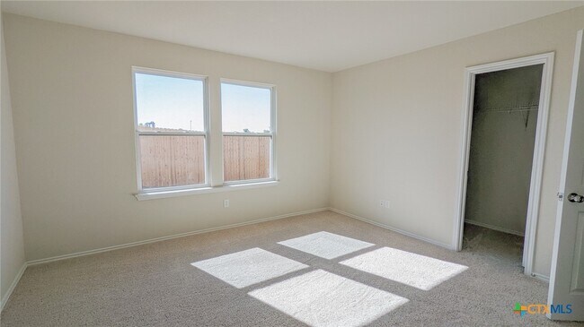 Building Photo - 521 Autumn Blaze