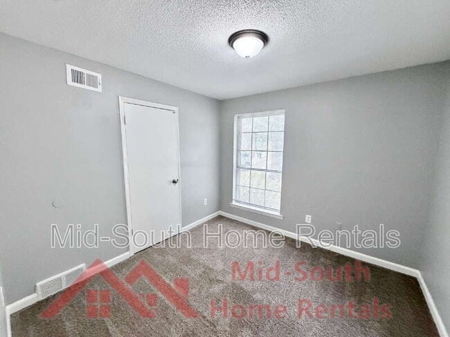 Building Photo - 4627 Crystal Springs Dr