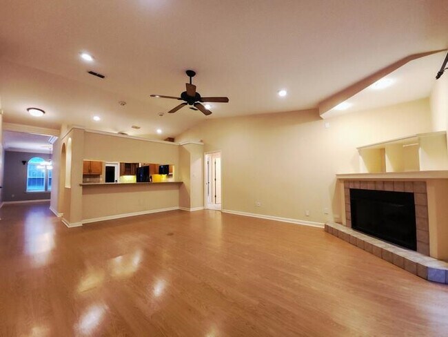 Building Photo - 8520 Hannary Cir