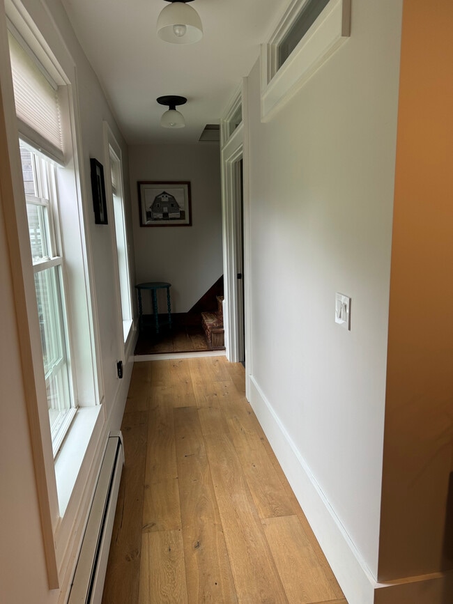 Building Photo - 147 Lincolnville Ave