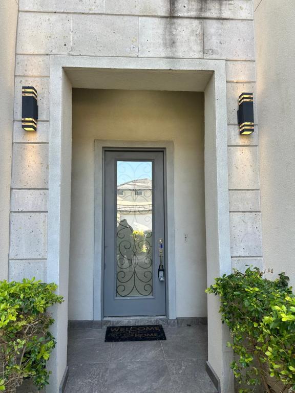 Building Photo - 1822 Sunset Dr