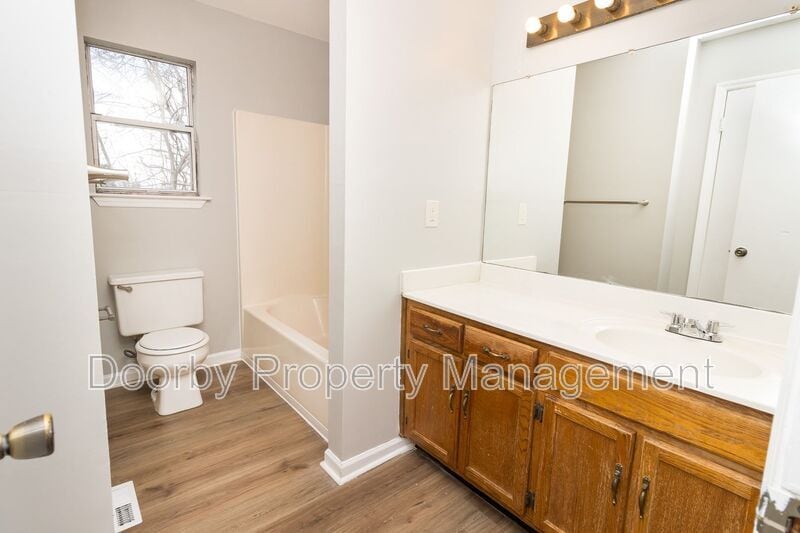 Building Photo - 7808 Holiday Hills Cir