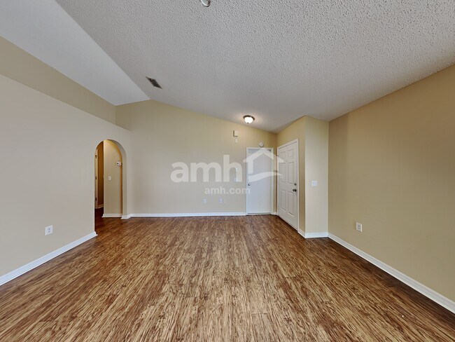 Building Photo - 2768 Whispering Trails Dr