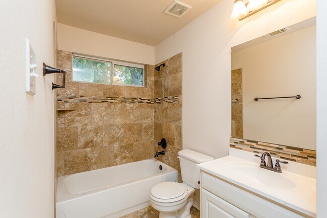 Building Photo - 44 Teak Mill Pl