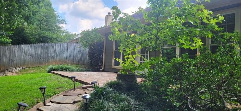 Building Photo - 2280 Chelmsford Ct