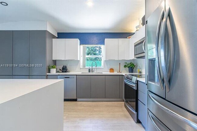 Building Photo - 12101 SW 135th Terrace