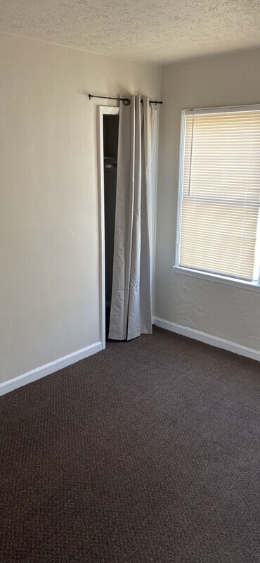 Building Photo - 206 Steedly Dr