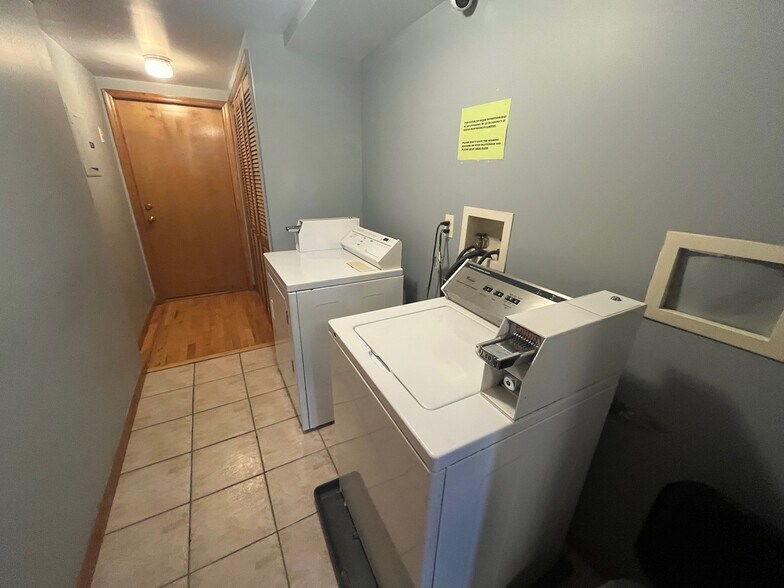 Building Photo - 64 Rome St