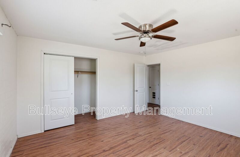 Building Photo - 5645 S 6th St