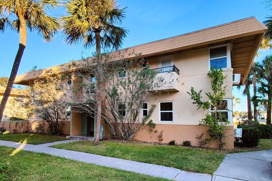 The Villas Apartments 1601 3rd St N Jacksonville Beach FL 32250