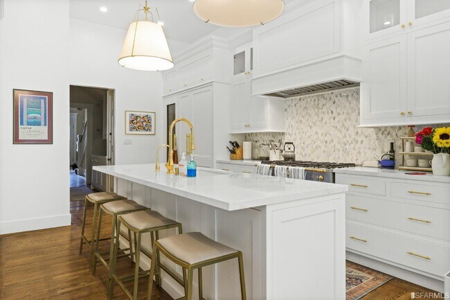 Building Photo - 3242 Washington St