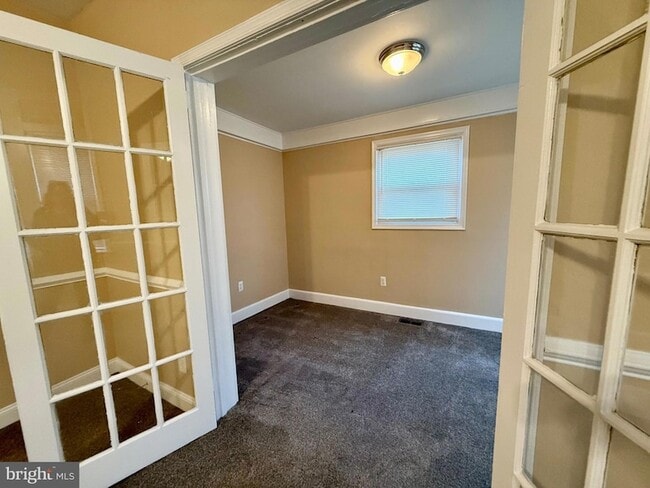 Building Photo - 3330 E Hollywood Cir