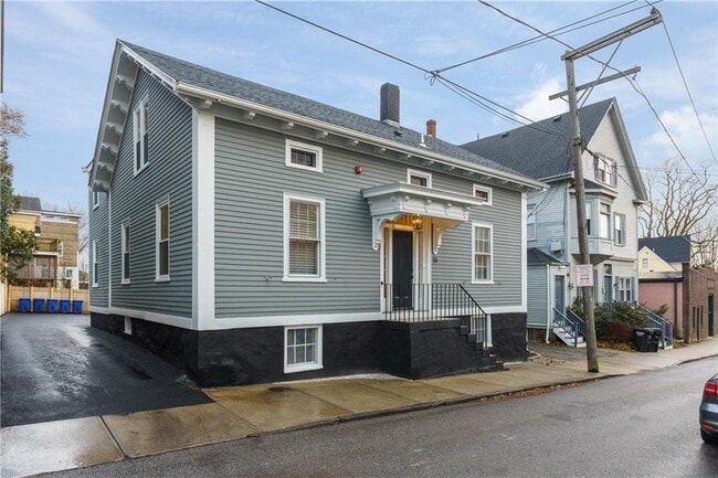 Primary Photo - 13 Sherman St